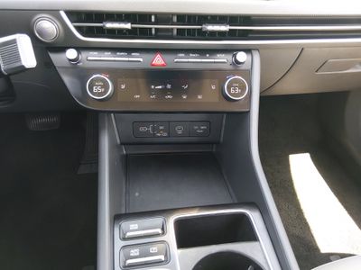 2025 Hyundai Sonata - Photo 13