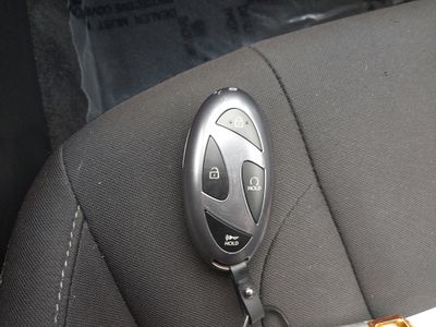 2025 Hyundai Elantra - Photo 15