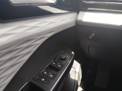 2024 Volkswagen Taos - Photo 13