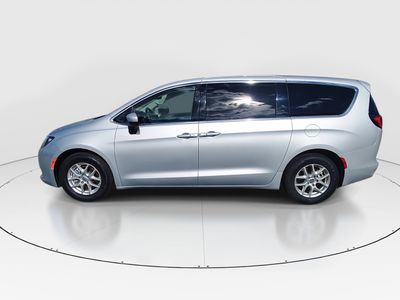 2023 Chrysler Voyager - Photo 4
