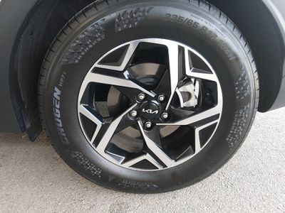 2025 Kia Sportage — photo 12 view