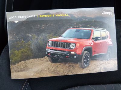 2023 Jeep Renegade - Photo 18