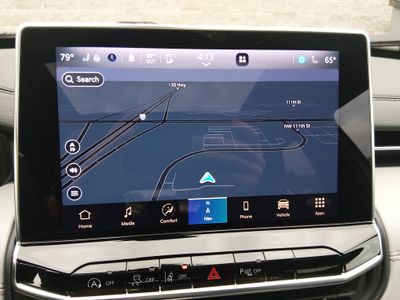 2025 Jeep Compass - Photo 17