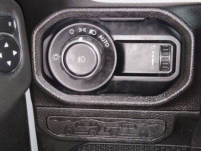 2024 Jeep Wrangler - Photo 13