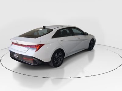 2024 Hyundai Elantra - Photo 7