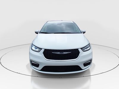 2023 Chrysler Pacifica - Photo 2