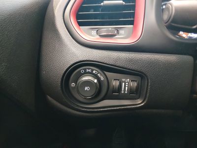2023 Jeep Renegade - Photo 13