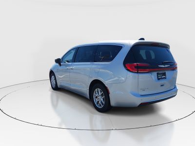 2023 Chrysler Pacifica — detail view