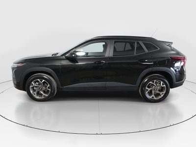 2025 Chevrolet Trax - Photo 4