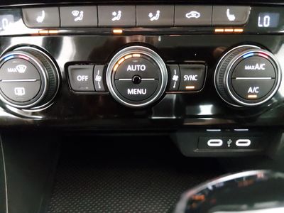 2024 Volkswagen Jetta — photo 18 view