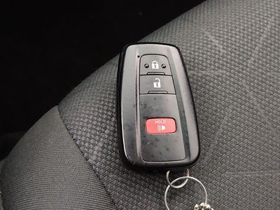 2025 Toyota RAV4 - Photo 15