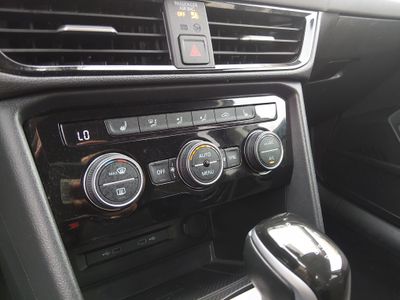 2024 Volkswagen Taos - Photo 18