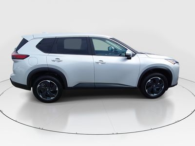 2025 Nissan Rogue - Photo 8