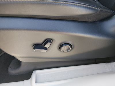 2023 Chrysler Pacifica — photo 19 view