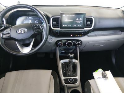 2025 Hyundai Venue - Photo 15