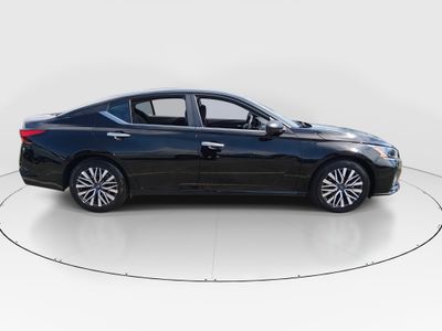 2025 Nissan Altima - Photo 8
