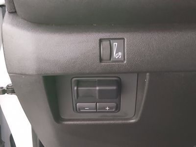2025 Chevrolet Colorado - Photo 13