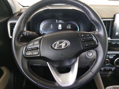 2025 Hyundai Venue - Photo 16