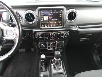 2022 Jeep Gladiator - Photo 19