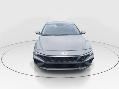 2025 Hyundai Elantra - Photo 2