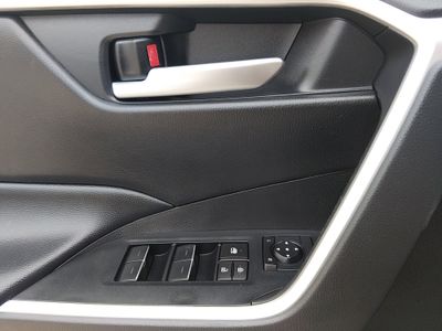 2024 Toyota RAV4 - Photo 17