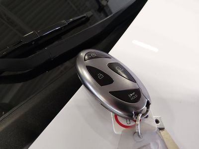 2025 Hyundai Elantra - Photo 15