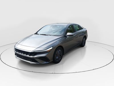 2024 Hyundai Elantra - Photo 3