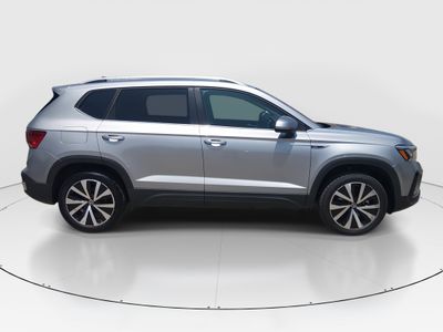2024 Volkswagen Taos - Photo 8
