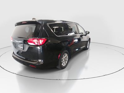 2023 Chrysler Voyager - Photo 7