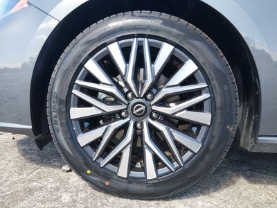 2025 Nissan Altima - Photo 10