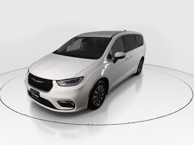 2023 Chrysler Pacifica — rear three-quarter view