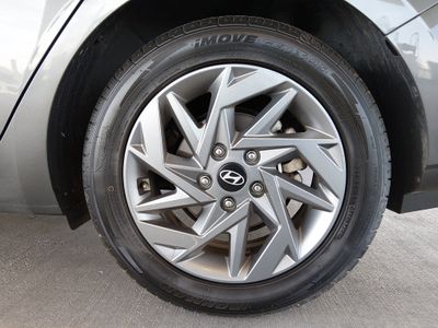 2024 Hyundai Elantra - Photo 10