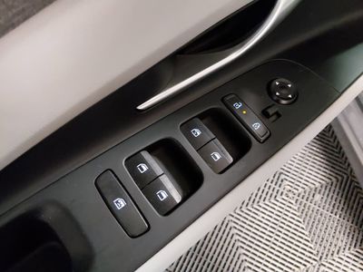 2024 Hyundai Elantra - Photo 21