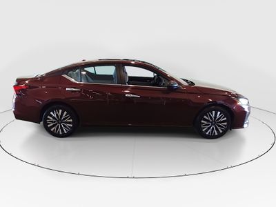 2024 Nissan Altima - Photo 8