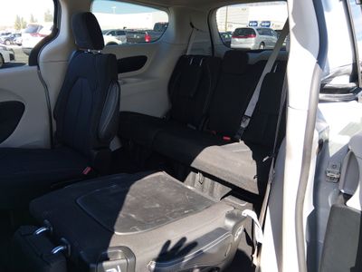 2023 Chrysler Voyager - Photo 17