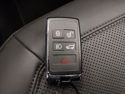 2025 Land Rover Defender - Photo 15