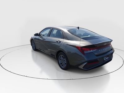 2024 Hyundai Elantra - Photo 5