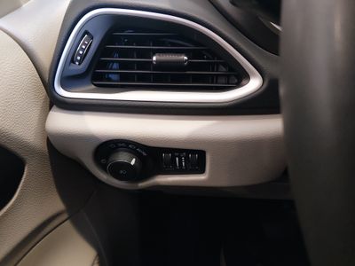 2023 Chrysler Pacifica — photo 13 view