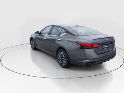2025 Nissan Altima — detail view