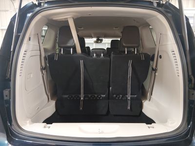 2024 Chrysler Pacifica — photo 11 view