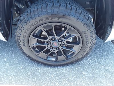 2023 Toyota Tundra 4WD — photo 12 view