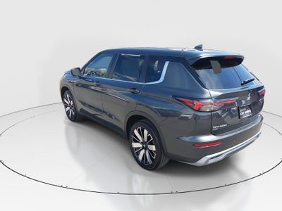 2025 Mitsubishi Outlander - Photo 5
