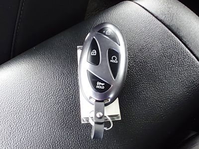 2025 Hyundai Elantra - Photo 15