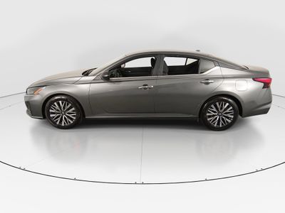 2025 Nissan Altima - Photo 4