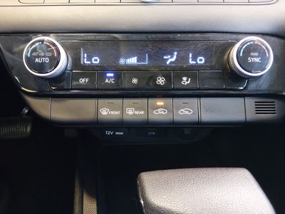 2024 Hyundai Elantra - Photo 18