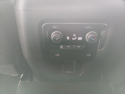 2024 Chevrolet Tahoe — photo 19 view