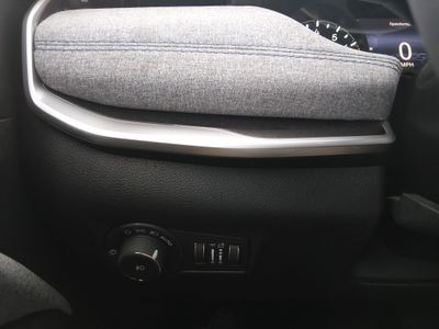 2024 Jeep Compass - Photo 12