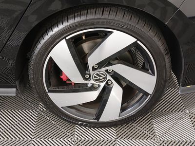 2024 Volkswagen Golf GTI - Photo 10