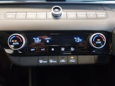2024 Hyundai Elantra - Photo 18