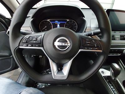 2025 Nissan Altima - Photo 12